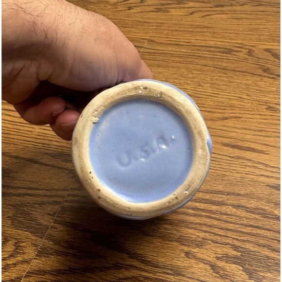 Shawnee Pottery Vase With Embossed Flowers, Blue USA 5 1/2” Tall Vintage - Picture 5 of 6